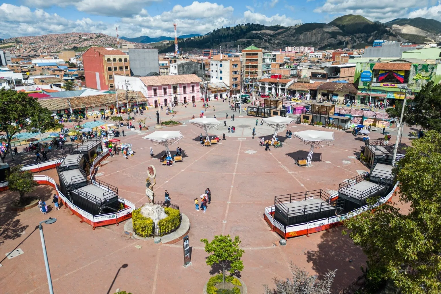 Plaza urbana de Soacha, Cundinamarca, Colombia.